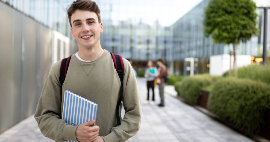 How to Choose the Right College Without Feeling Overwhelmed